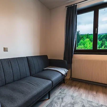 Zentral Am Fluss #2 *